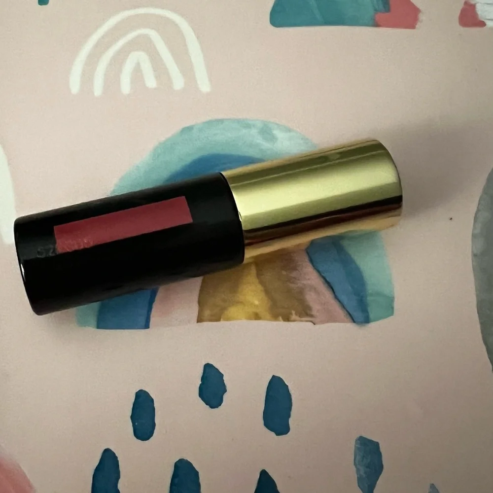 YVES SAINT LAURENT VERNIS A LEVRES GLOSSY STAIN